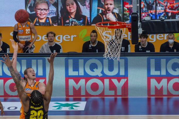 球员也在比 球员也在比