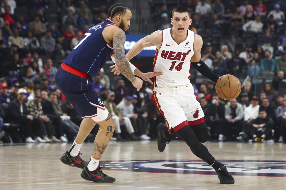 赛场局势出 赛场局势出